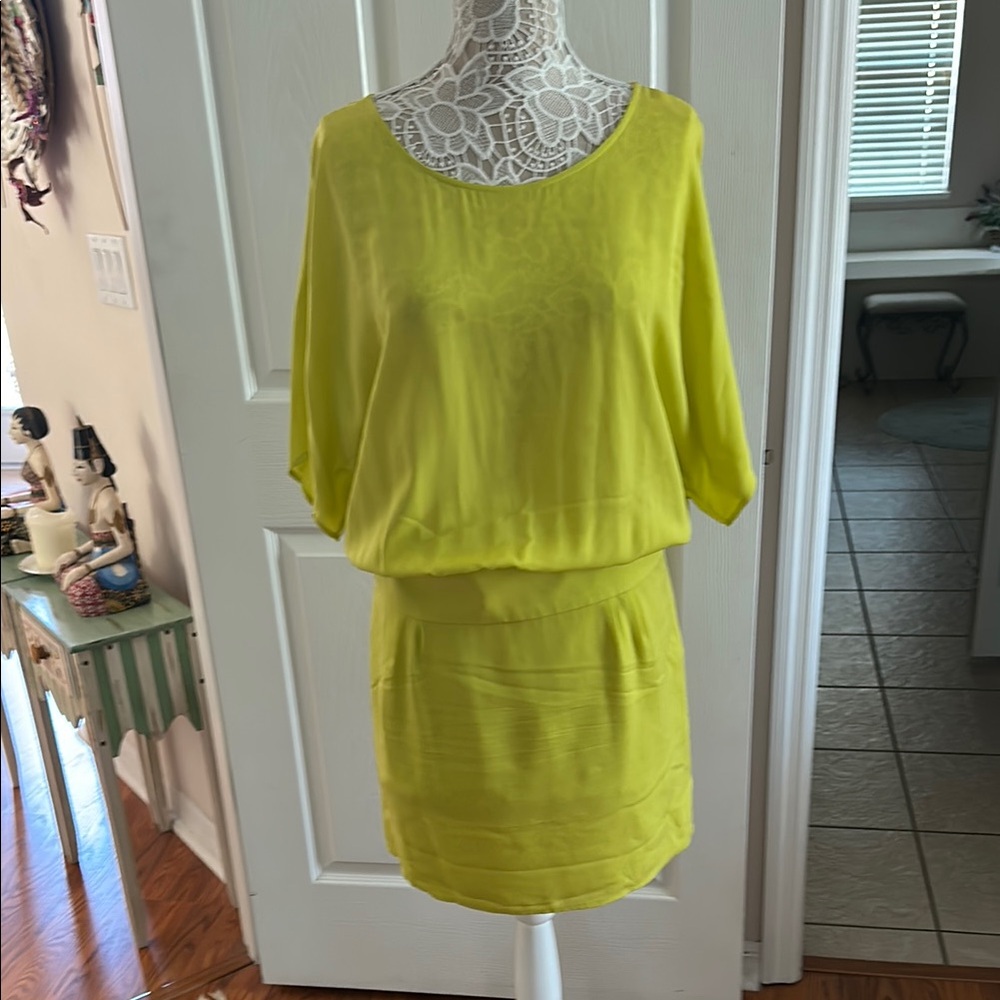 Chic Yellow Dress